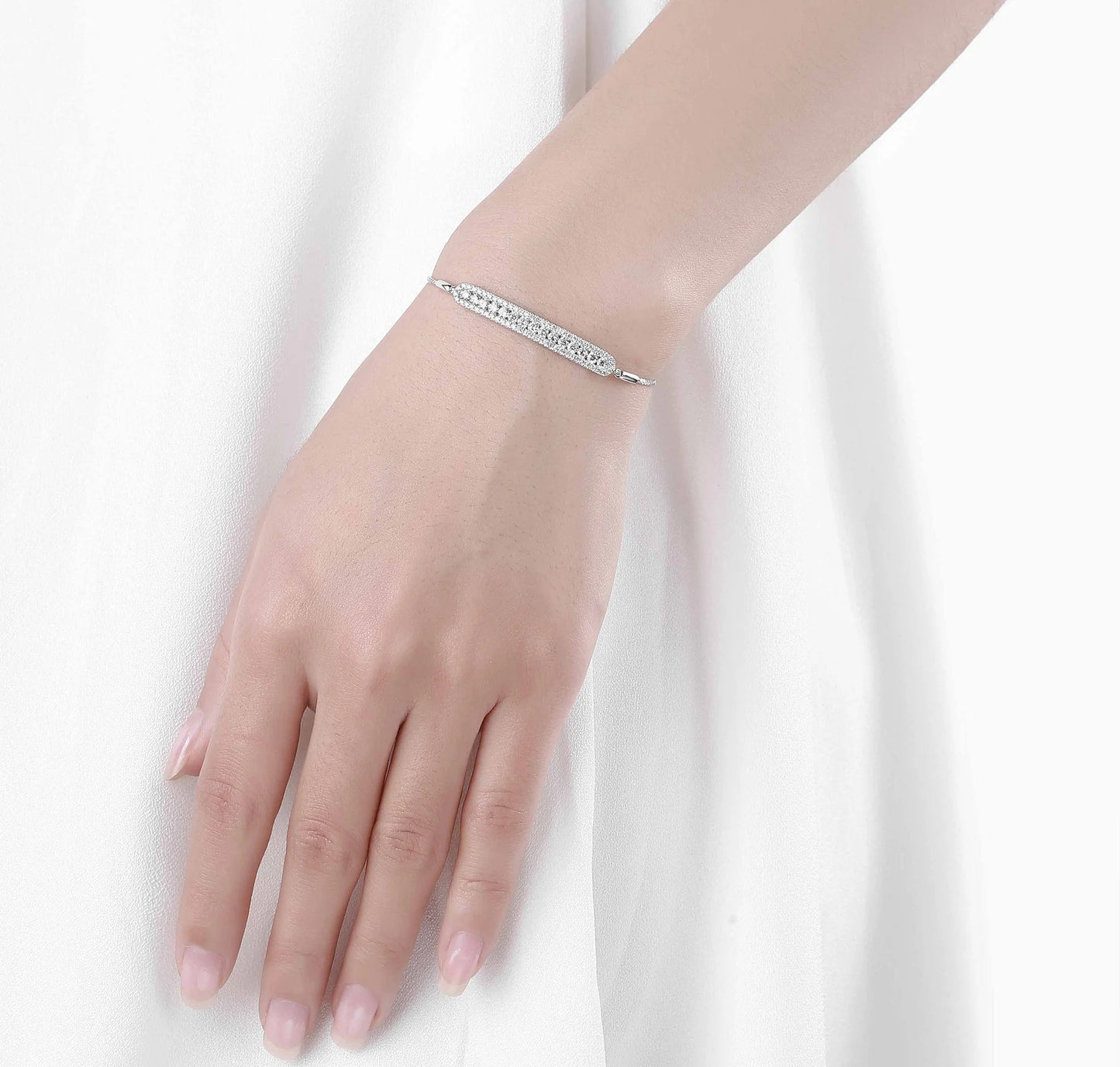 Essentia 1.06 ct Sleek Infinity Bracelet Lab Grown Diamond Bracelet