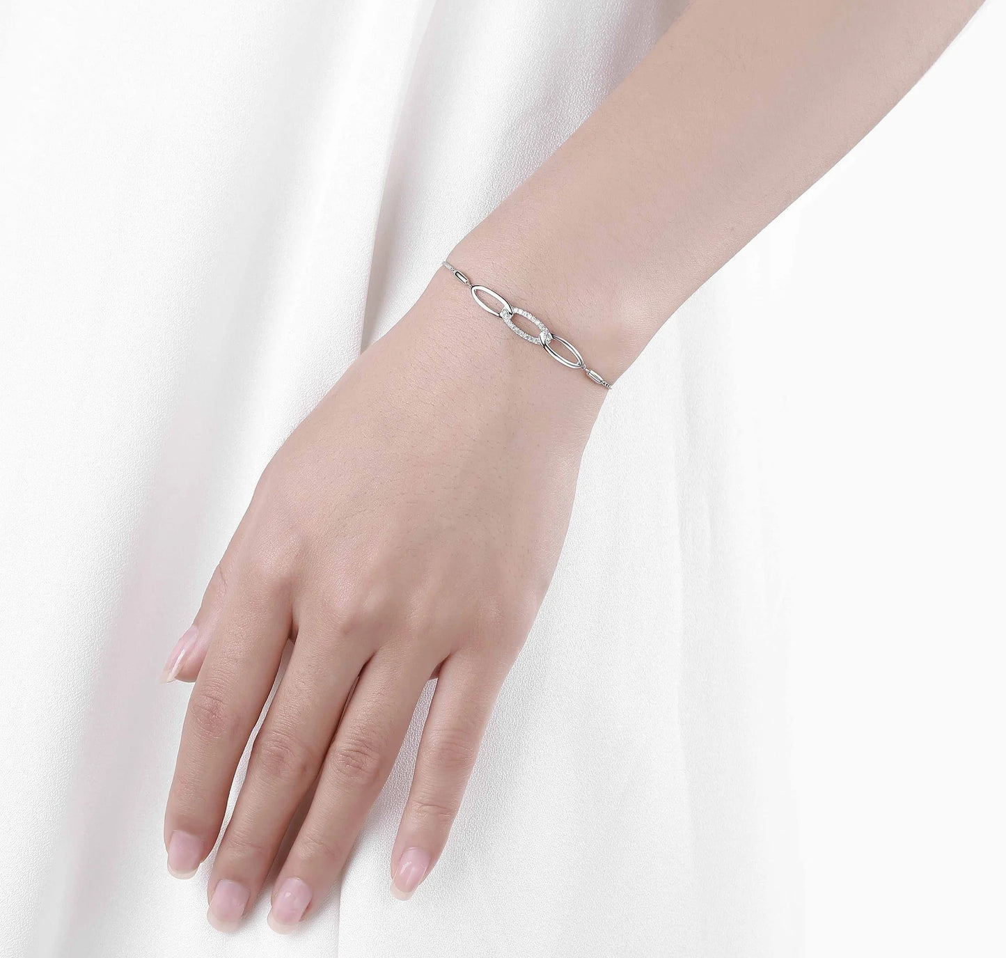 Essentia 0.13 ct Link Bracelet Lab Grown Diamond Bracelet