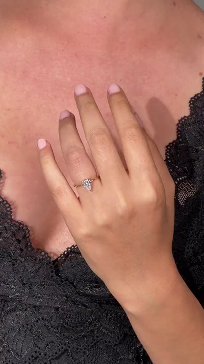 Solitaire Pear 1.00 ct Lab Grown Diamond Ring